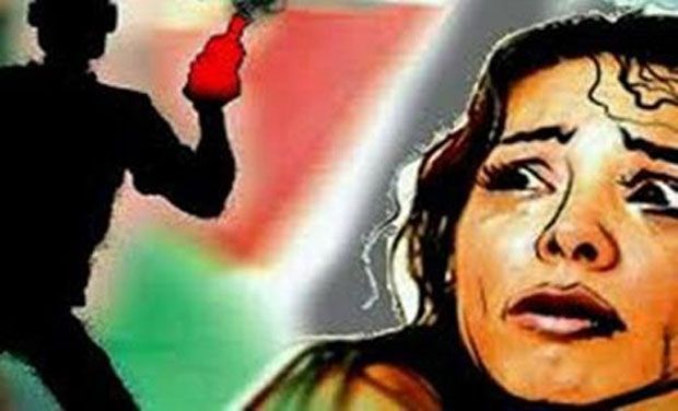 बिहे गर्न नमानेको भन्दै नवलपरासीमा महिलामाथि एसिड छर्केर छुरा प्रहार