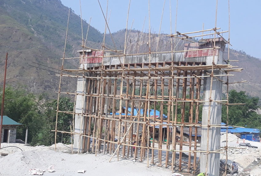 प्रवासी युवाको सहयोगमा ओखलढुंगामा मातृभूमि प्रवेशद्वार बन्दै
