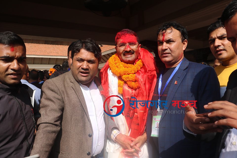 एनआरएनएको नवनिर्वाचित कार्यसमितिलाई समर्थकहरुको अविरजात्रा, सपथ ग्रहण आजै हुदै (फोटो फिचर)
