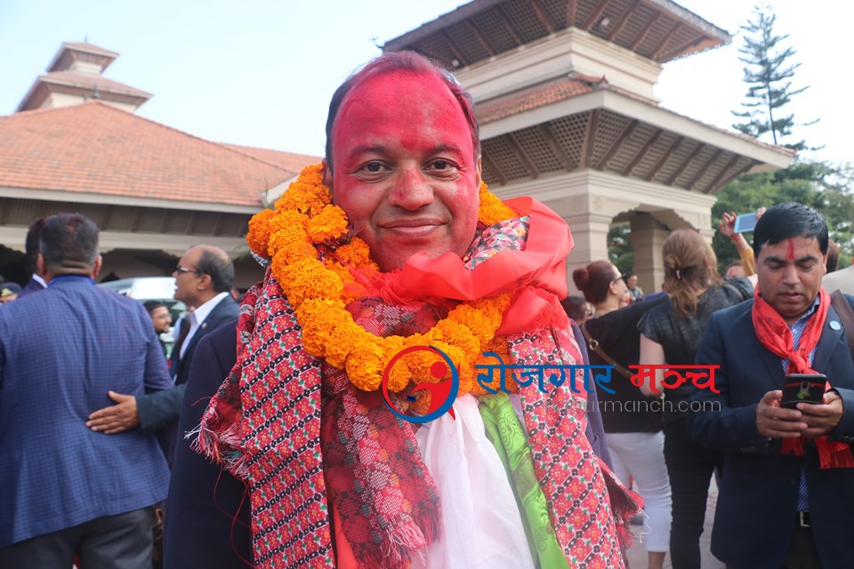 एनआरएनएको नवनिर्वाचित कार्यसमितिलाई समर्थकहरुको अविरजात्रा, सपथ ग्रहण आजै हुदै (फोटो फिचर)