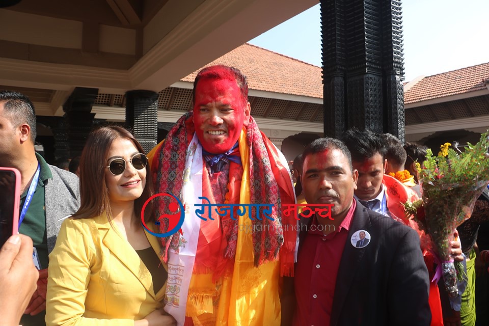 एनआरएनएको नवनिर्वाचित कार्यसमितिलाई समर्थकहरुको अविरजात्रा, सपथ ग्रहण आजै हुदै (फोटो फिचर)