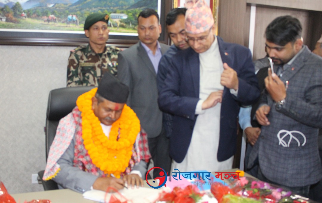 स्वदेशमै श्रमशक्तिको व्यवस्थापन गर्दै वैदेशिक रोजगारका वेथिति हटाउछौ : नवनियुक्त श्रममन्त्री यादव
