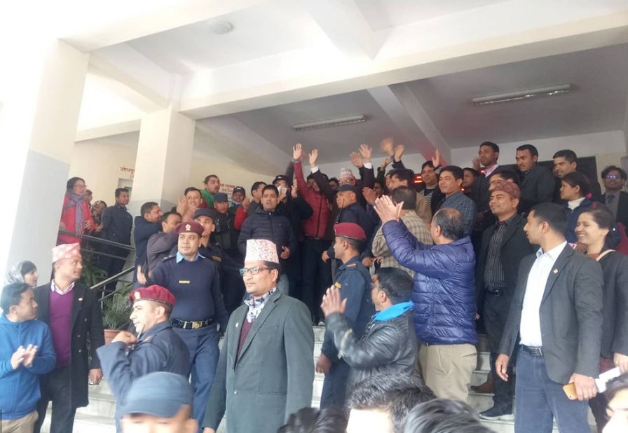 बलात्कार प्रयास अभियोगमा महराले पाए सफाई, आजै भए जेलमुक्त