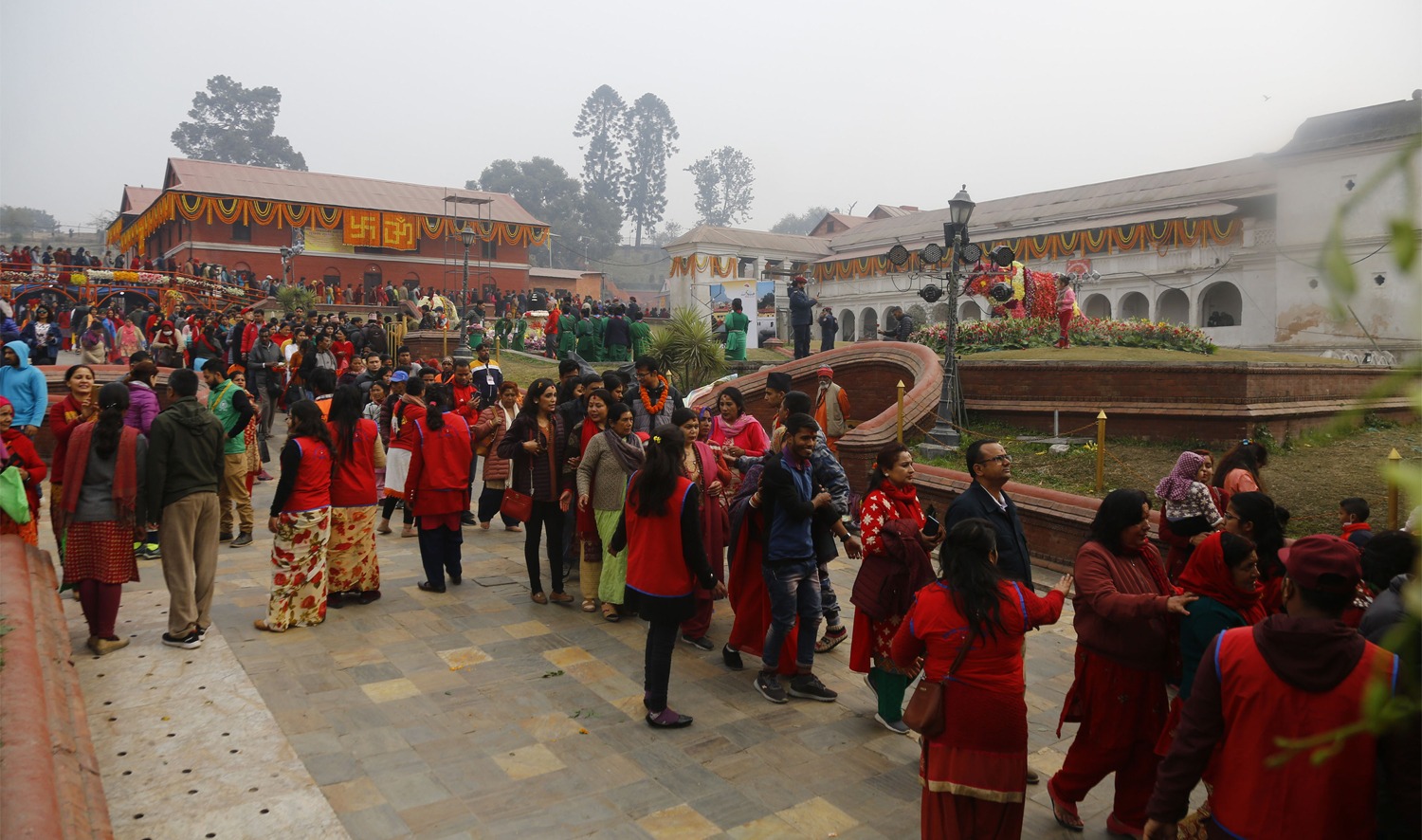 महाशिवरात्रि पर्व मनाइँदै, देशैभरका शिवालयमा विहानैदेखि भक्तजनको भीड