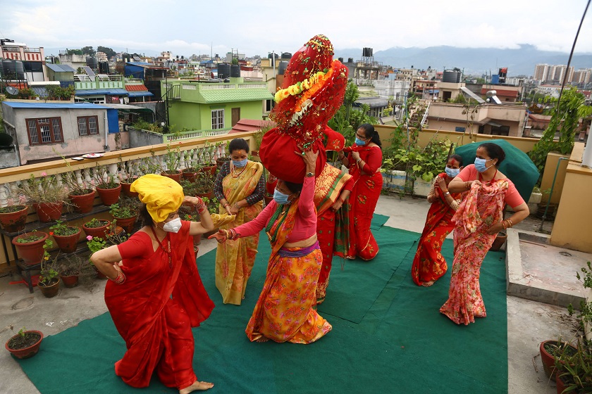 घर घरमै यसरी मनाइयो गौरा पर्व
