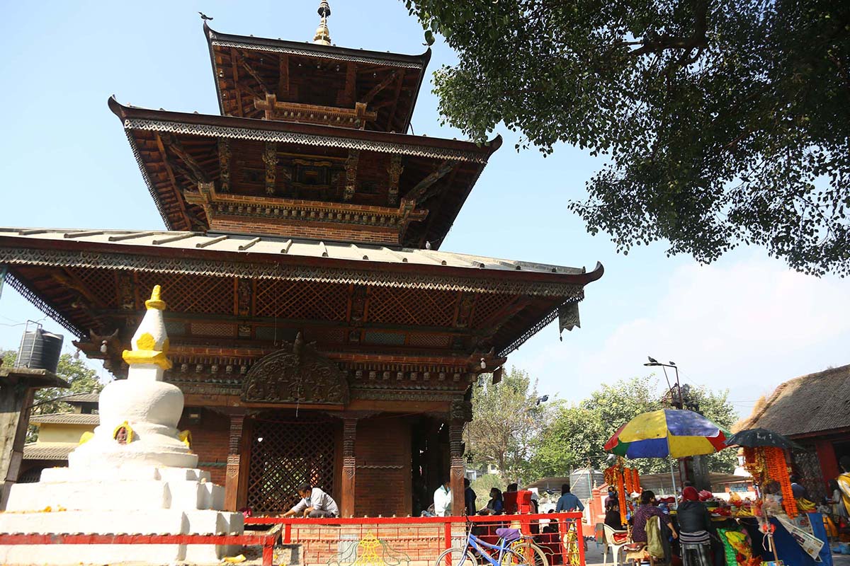 कोरोनाकालको दसैं : शक्तिपीठमा छैन भीड (फोटो फिचर)