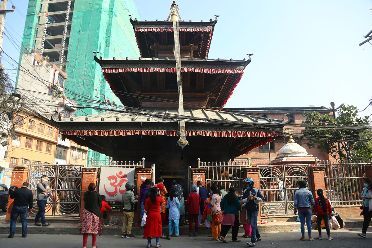 कोरोनाकालको दसैं : शक्तिपीठमा छैन भीड (फोटो फिचर)