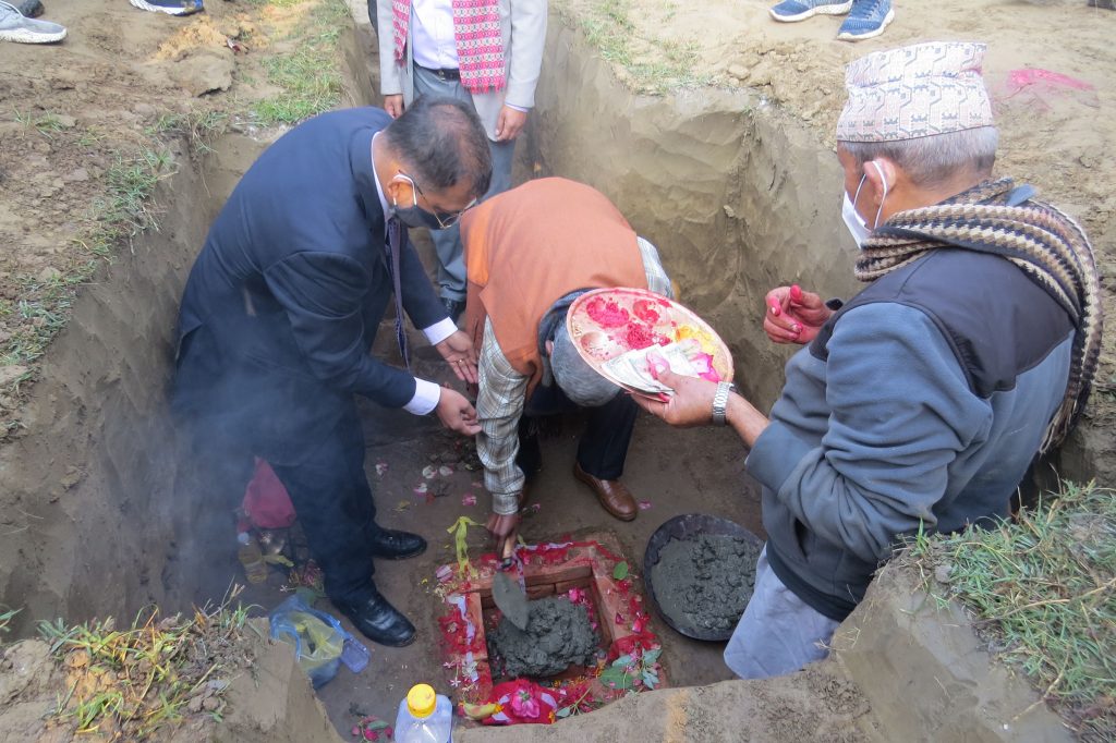 अधिकांश स्थानीय तहमा एकैपटक अस्पताल भवन शिलान्यास, दुई वर्षभित्र निर्माण सक्ने लक्ष्य