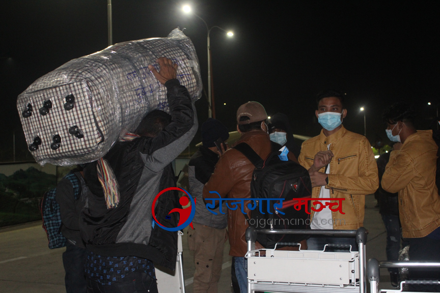 युएईमा कम्पनी बन्द भएर बिचल्लिमा परेका ८६ नेपाली कामदारलाई एनआरएनएले ग-यो उद्धार
