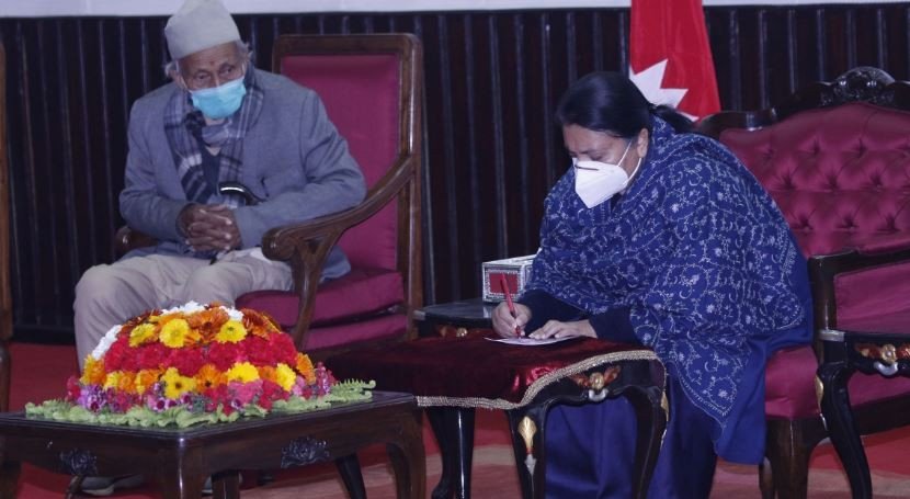 राष्ट्रपतिबाट वाङ्मय शताब्दी पुरुष जोशीको तस्वीराङ्कित हुलाक टिकटमा टाँचा