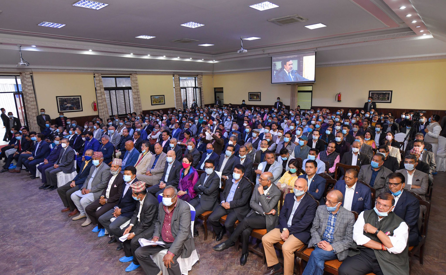 उद्योगीलाई प्रधानमन्त्रीको अपिल– अप्ठ्यारो परे सरकारलाई भन्नुस्