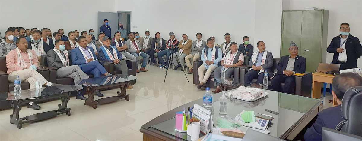 तातोपानी नाकामा हिमालय सीमापार बाणिज्य संघ र सिन्धुपाल्चोक उद्योग बाणिज्य संघका नवनिर्वाचित पदाधिकारीलाई स्वागत