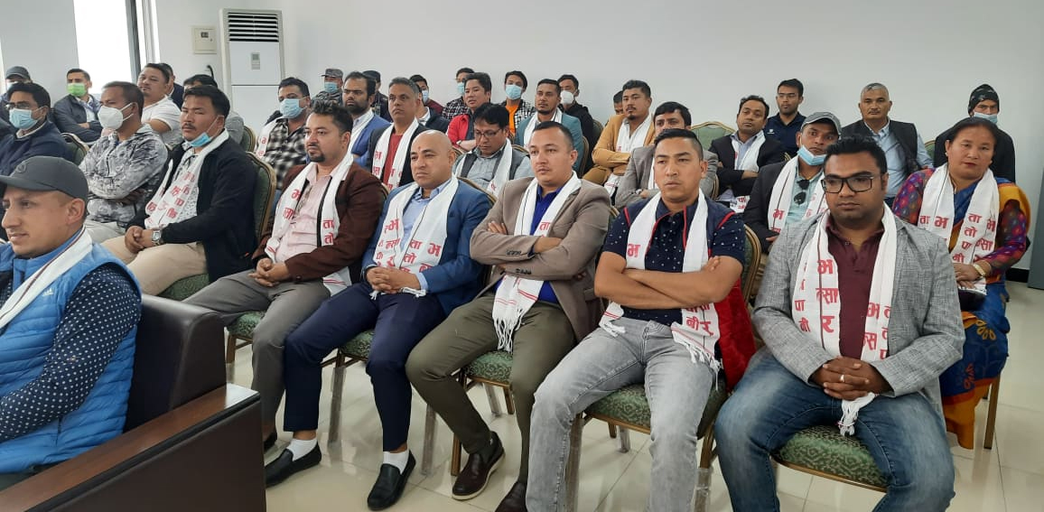 तातोपानी नाकामा हिमालय सीमापार बाणिज्य संघ र सिन्धुपाल्चोक उद्योग बाणिज्य संघका नवनिर्वाचित पदाधिकारीलाई स्वागत