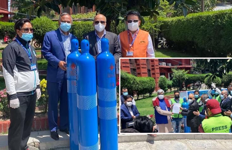 एनआरएनए मध्यपूर्वले पठाएको ५६० थान अक्सिजन सिलिण्डर नेपाल सरकारलाई हस्तान्तरण