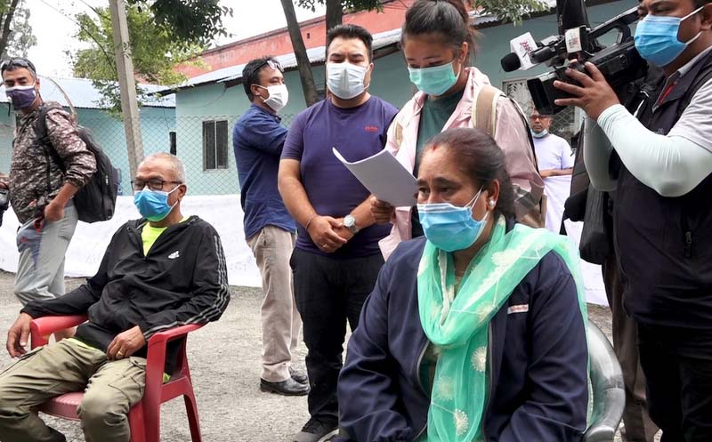 रुपा सुनारलाई कारवाहीको माग गर्दै सरस्वती प्रधान पुगिन मानव अधिकार आयोग
