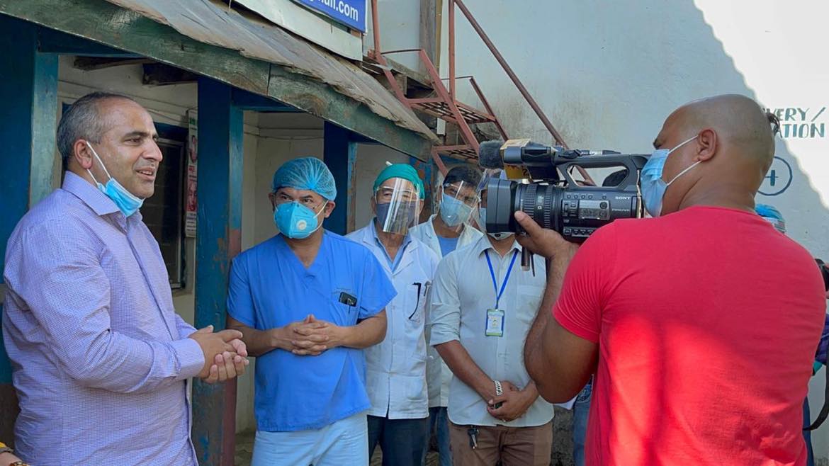 भिजन एण्ड भ्यालु ओभरसिजद्वारा लमजुङको सहोदर अस्पताललाई स्वास्थ्य सामग्री सहयोग