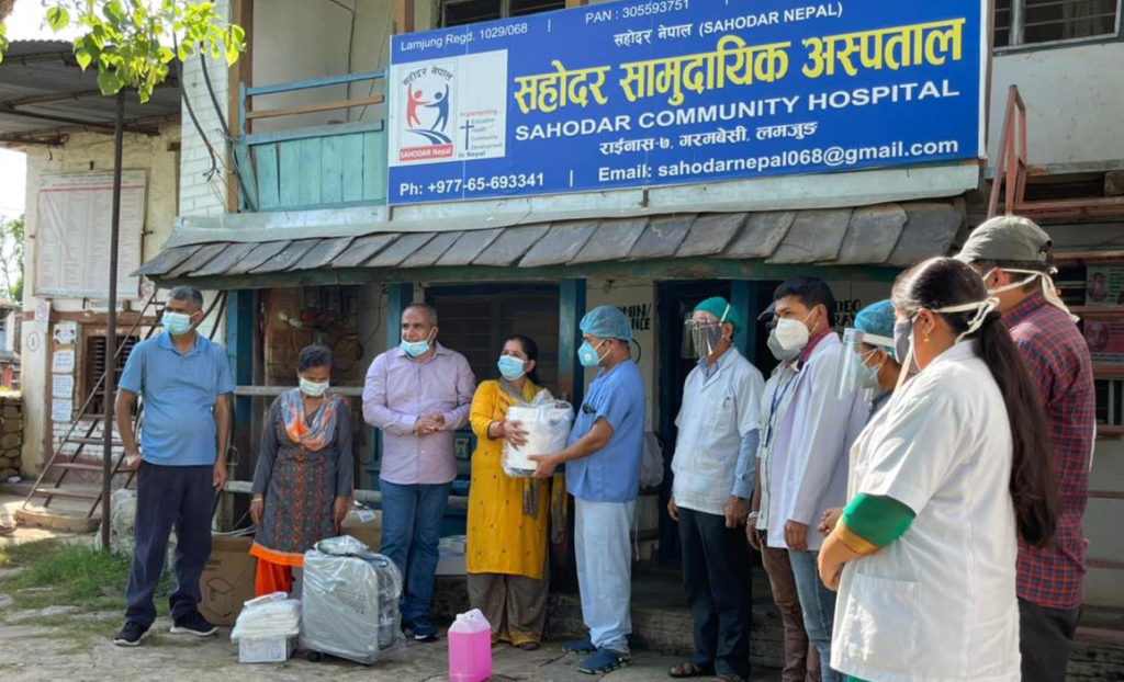 भिजन एण्ड भ्यालु ओभरसिजद्वारा लमजुङको सहोदर अस्पताललाई स्वास्थ्य सामग्री सहयोग