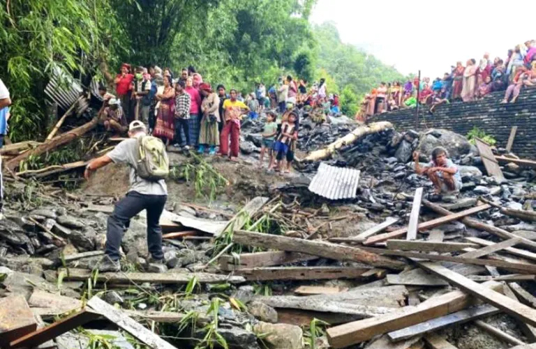 खहरे खोलामा आएको बाढीले घर पुरिदा म्यादीमा २ को मृत्यु