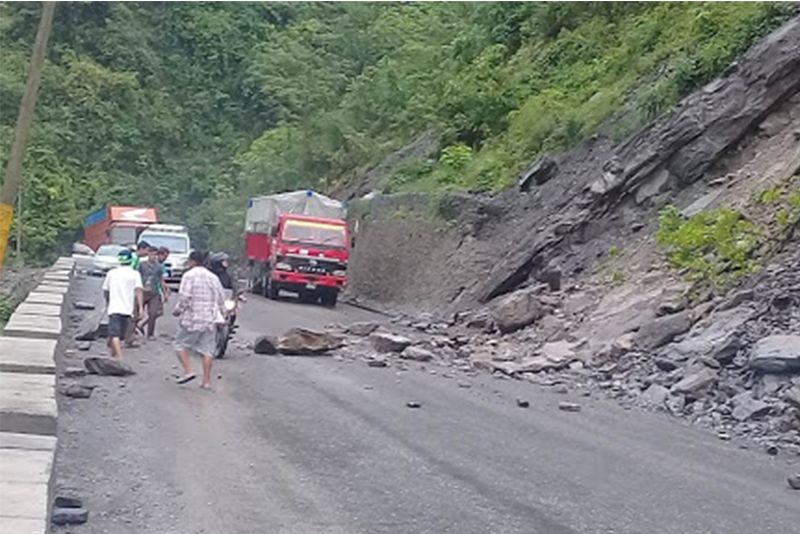 पृथ्वी राजमार्ग एकतर्फी खुल्यो