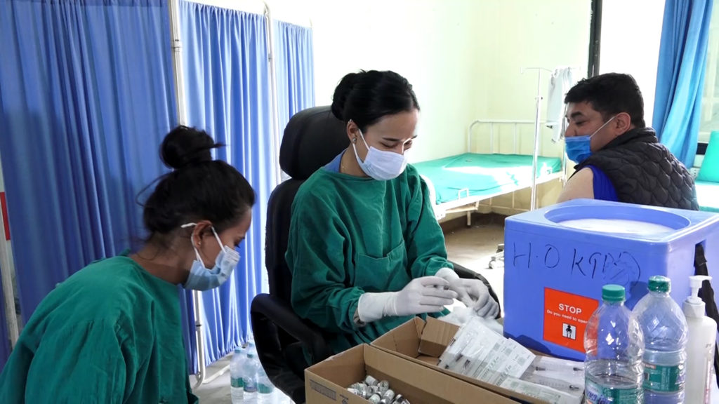 खोप लगाउने सङ्ख्या झन्डै दोब्बर वृद्धि, पाँच सातामा ४९ लाखले खोप लगाए