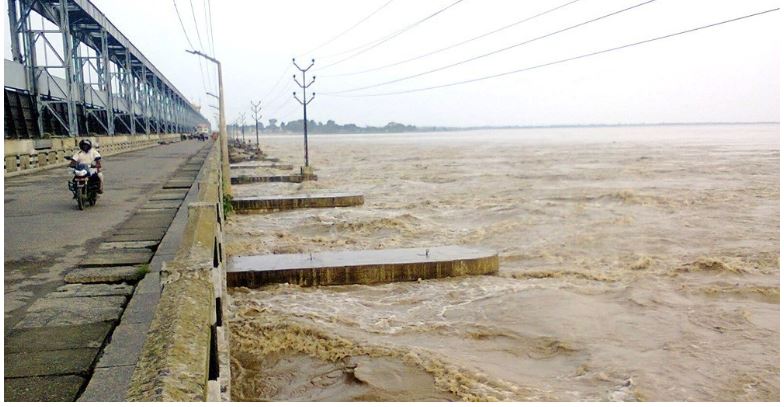 कोशीमा पानीको बहाव बढ्दै, सतर्कता अपनाउन आग्रह