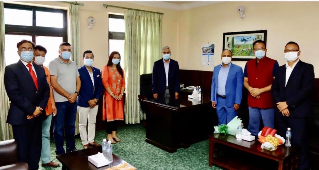 गैरआवासीय नेपाली संघका प्रतिनिधि र प्रधानमन्त्री शेरबहादुर देउवाबीच विशेष भेटघाट सम्पन्न