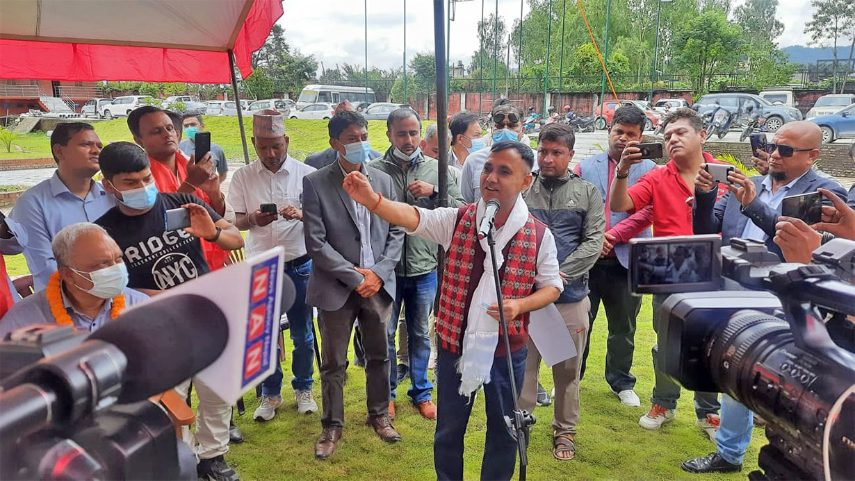 नेपाली काँग्रेसको महामन्त्रीमा विश्वप्रकाश शर्माको उम्मेदवारी घोषणा