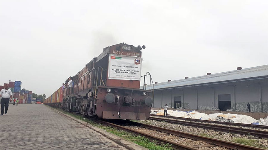 भारतबाट बीरगञ्ज आइपुग्यो पहिलो पटक निजी कार्गो रेल