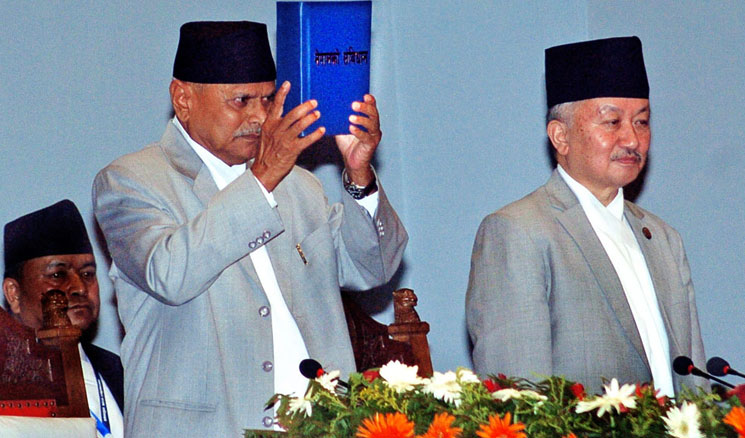 सन्दर्भ संविधान दिवस : कार्यान्वयनमा जटिलता र सन्तोष उस्तै