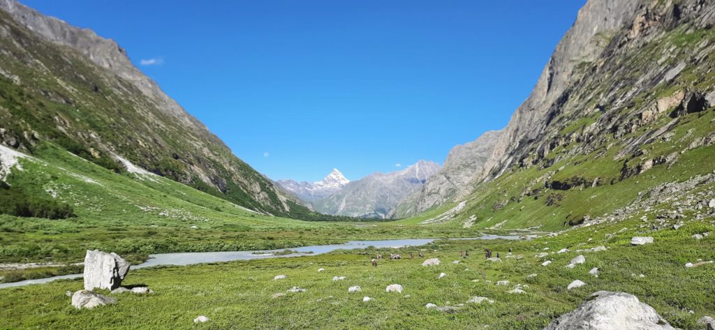 पर्यटकको पर्खाइमा टाँके भ्याली (तस्वीरसहित)