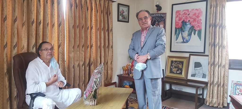 माओवादी अध्यक्ष प्रचण्डले लिए नेता खनालको स्वास्थ्य अवस्थाबारे जानकारी