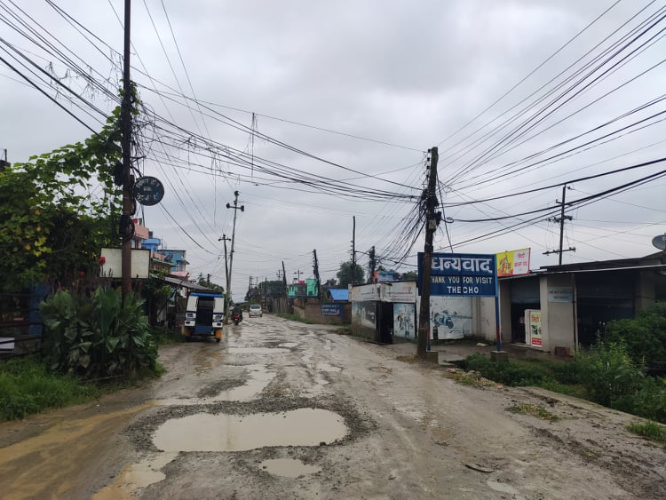 भत्काउने र बनाउने समन्वय नहुँदा काठमाडौँका सडकमा समस्या