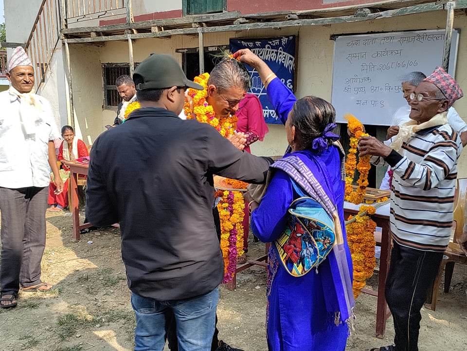 जनप्रगतिशिल मञ्च स्पेन र गिरीले गरे रामेछापको विद्यालयलाई नगद सहयोग