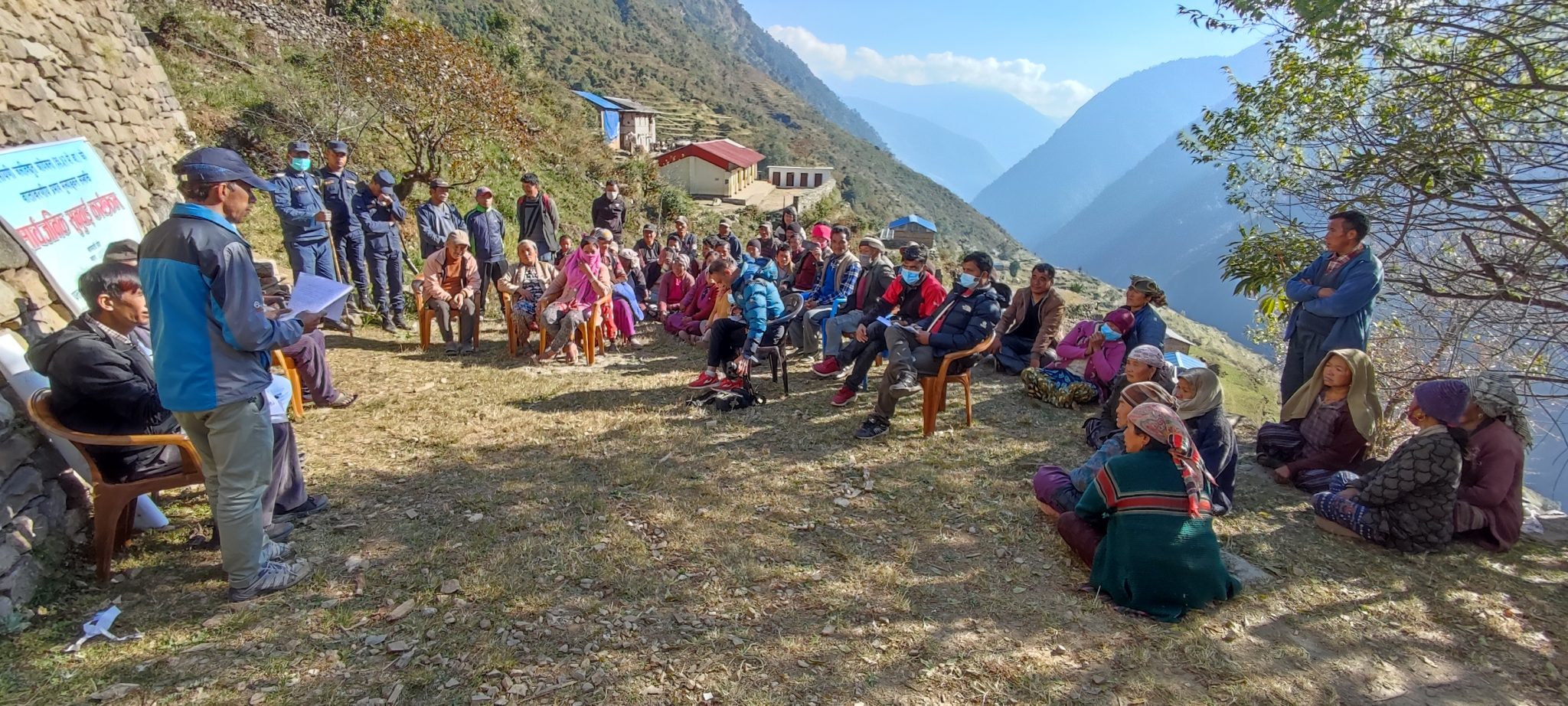 पहिरोको घेराबन्दिमा परेका गाउँलेको माग : विद्युत आयोजनाको काम छिटो सुरु गर !