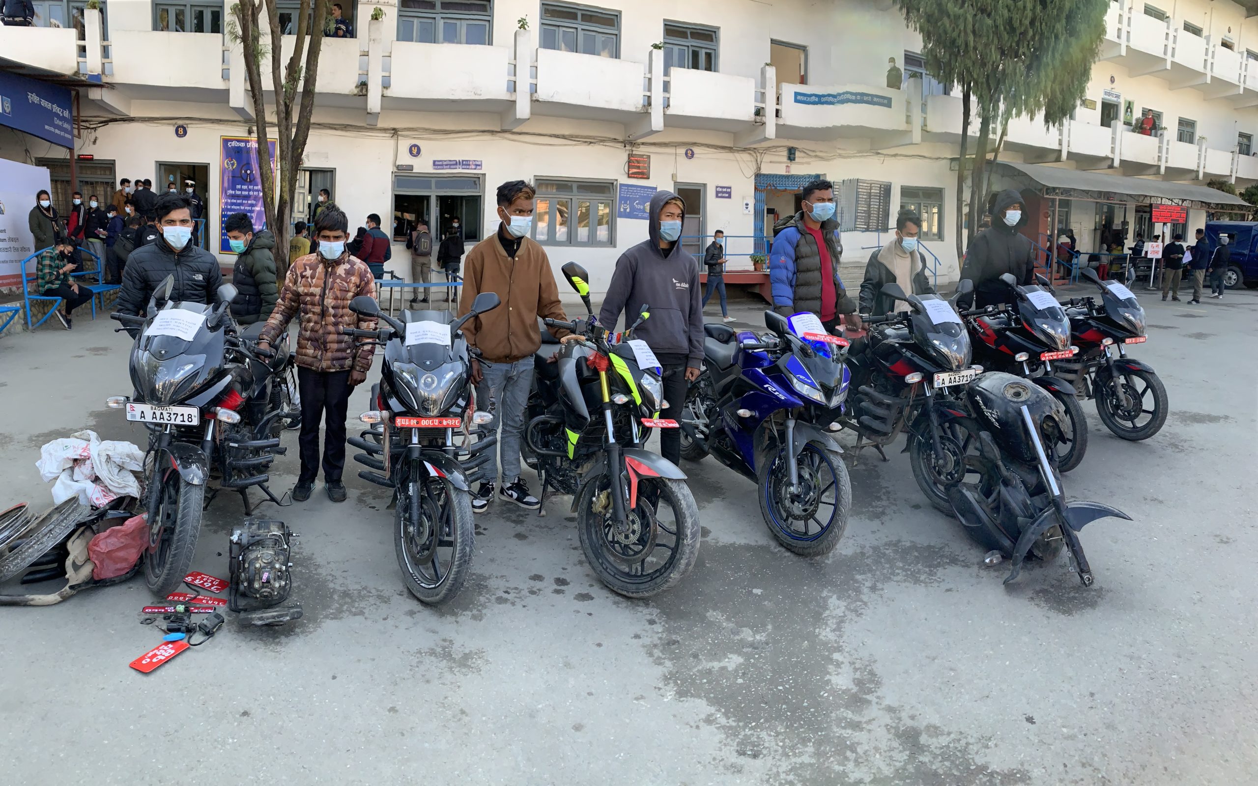 मोटरसाइकल चोरीमा संलग्न ७ जना पक्राउ
