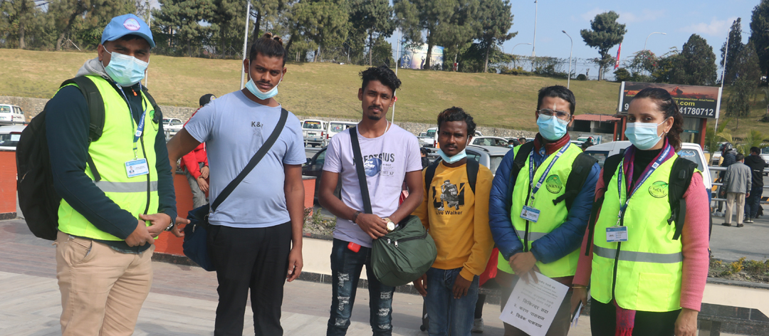 कतारबाट उद्धार गरिएका युवा भन्छन– ‘पैसा कमाउन गइयो, कुटाइ खाएर रित्तो हात आइयो’