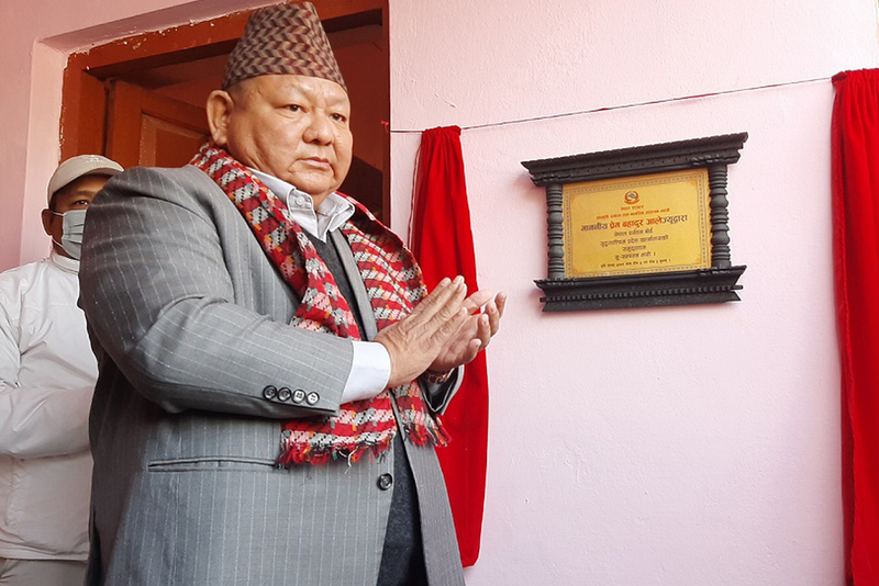 धनगढी विमानस्थलको स्तरोन्नति तत्काल अगाडि बढाइन्छ : मन्त्री आले