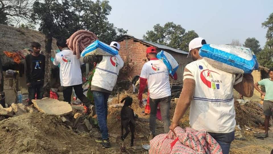 शितकालिन न्यानो कपडा र खाद्यान्न पाएपछि मुसहर र दलितबस्तीमा छायो खुशीयाली