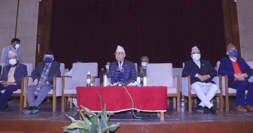 एमालेले महाअभियोगविरुद्ध निर्णय गर्ने जिम्मेवारी शीर्ष नेतृत्वलाई दियो, सांसद्हरुको हस्ताक्षर सङ्कलन