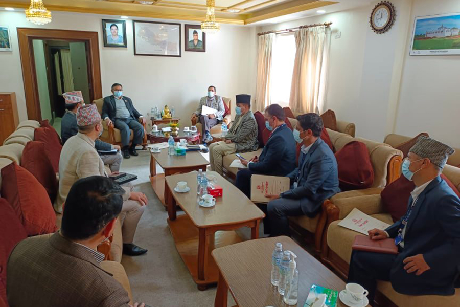 स्थानीय निर्वाचनको बजेटका लागि गृहमन्त्री खाँण र अर्थमन्त्री शर्माबीच छलफल