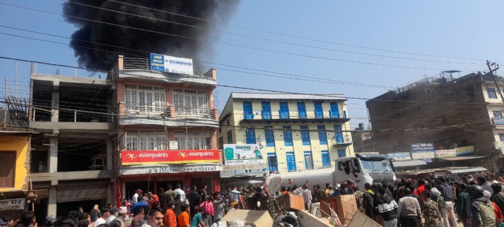 तनहुँको दमौली बजारमा भीषण आगलागी