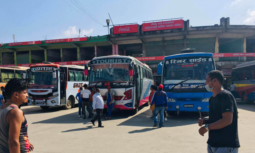 पेट्रोलियम पदार्थको मूल्य घटेसँगै घट्यो सवारी भाडा, कुन रुटमा कति ? (सूचीसहित)