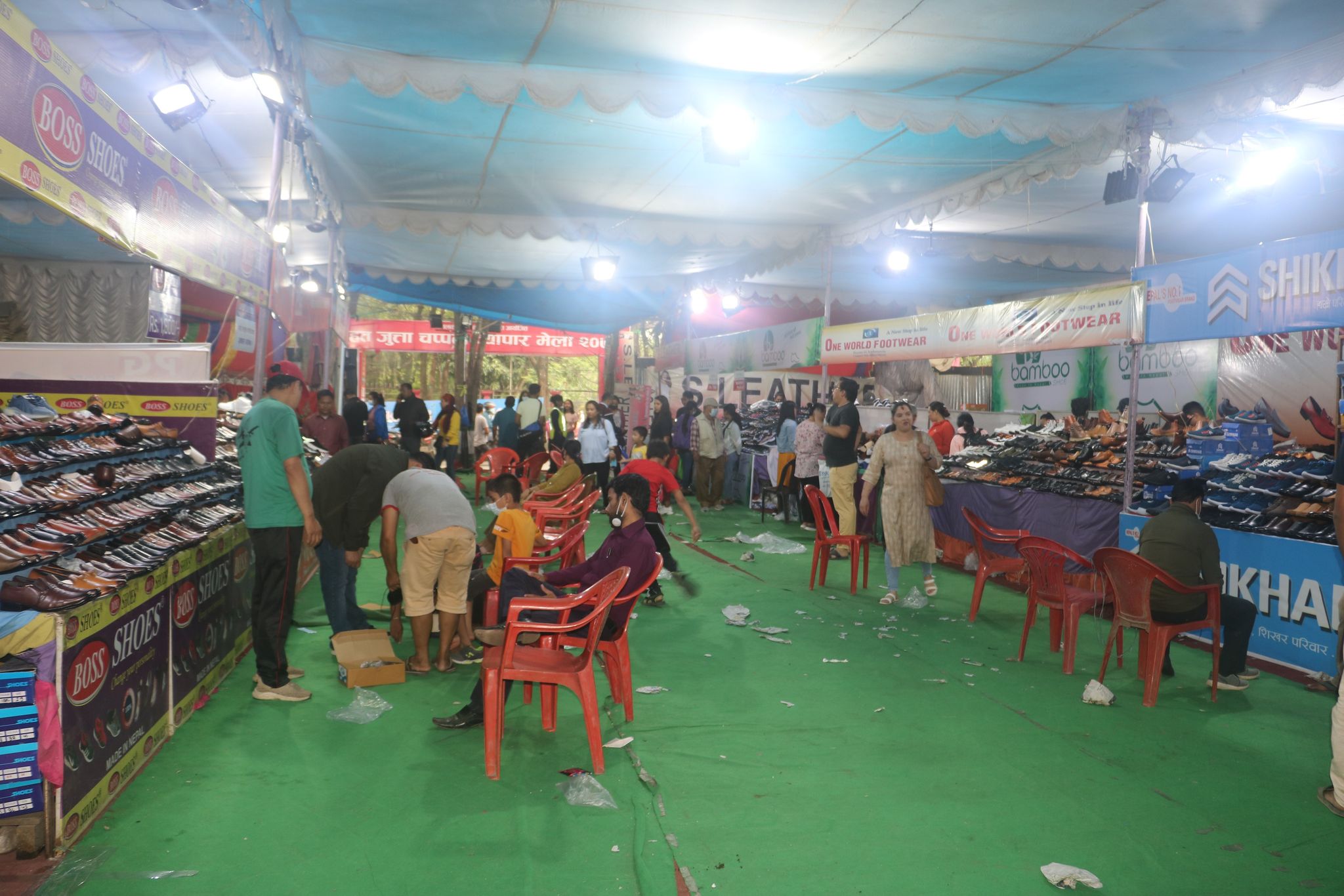भृकुटीमण्डपको बृहत जुत्ता चप्पल मेलामा उपभोक्ताको आकर्षण बढ्दो