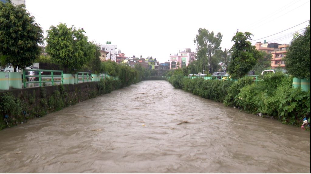 भारी वर्षाका कारण काठमाडौँ उपत्यकाका नदीको जलसतह बढ्दो, सजग रहन आग्रह