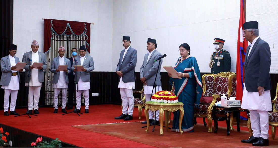 एकीकृत समाजवादीका नवनियुक्त मन्त्रीले लिए शपथ