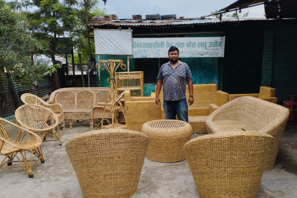 विदेश छाडेर बेतबास उद्योग चलाउँदै सागर