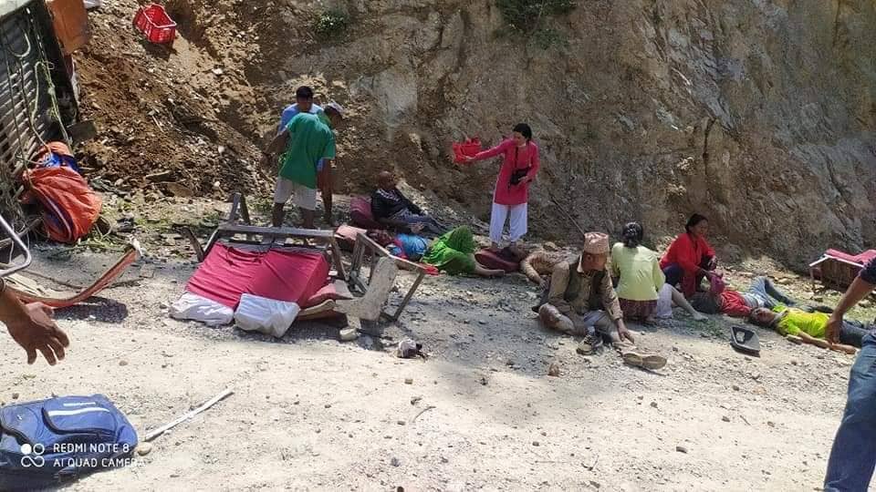 रामेछाप बस दुर्घटनामा कम्तिमा ९ जनाको मृत्यु