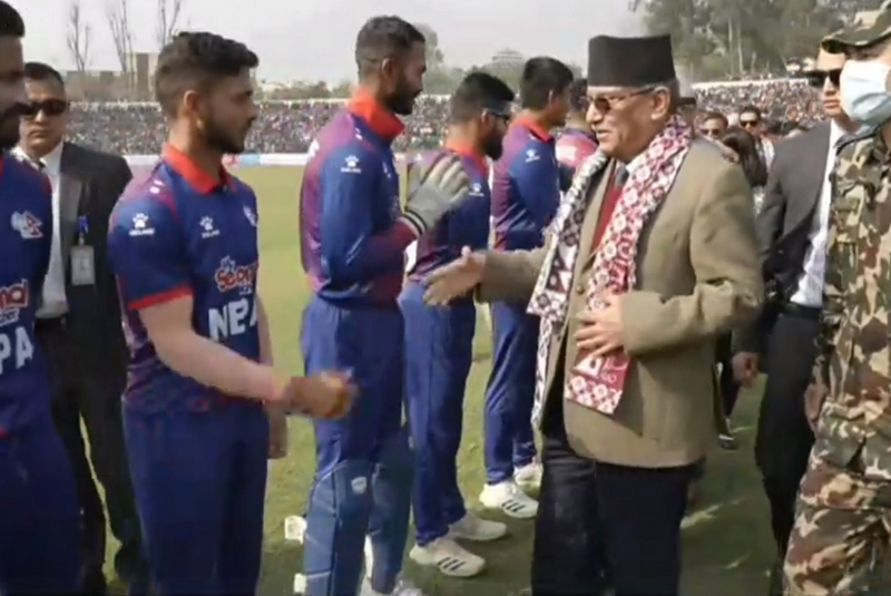 नेपाल र यूएईबीचको खेल हेर्न कीर्तिपुर पुगे प्रधानमन्त्री प्रचण्ड