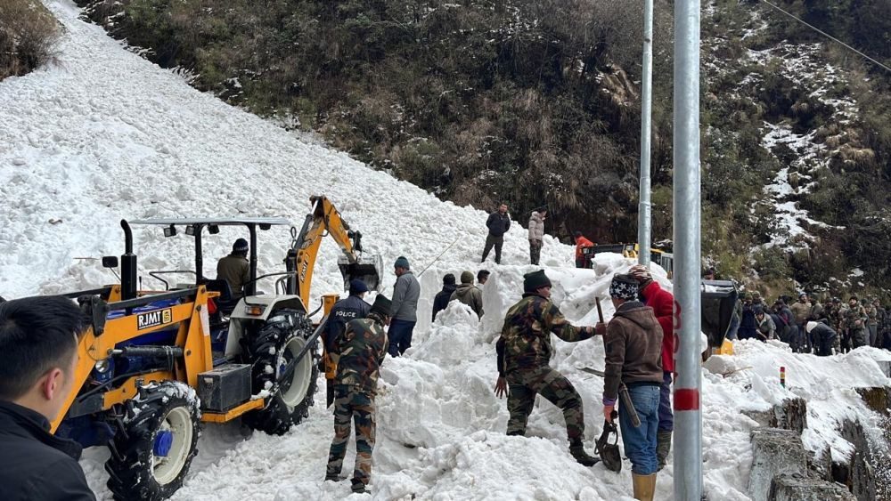 सिक्किम हिमपहिरोमा परी तीन नेपालीसहित सात जनाको मृत्यु