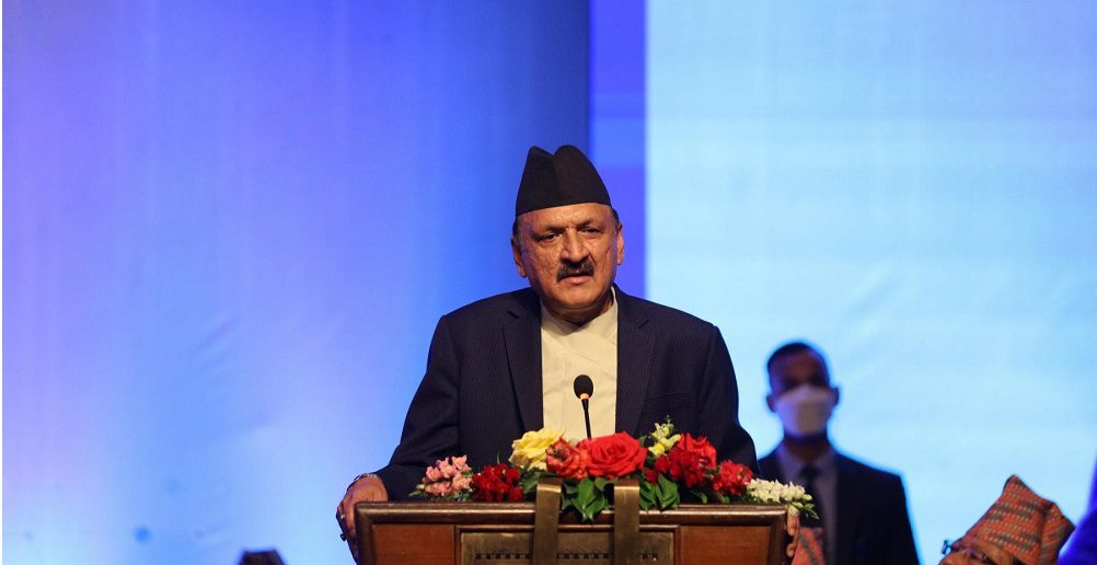 निजी क्षेत्रको लगानी उत्पादनमा केन्द्रित हुन जरुरी : अर्थमन्त्री महत